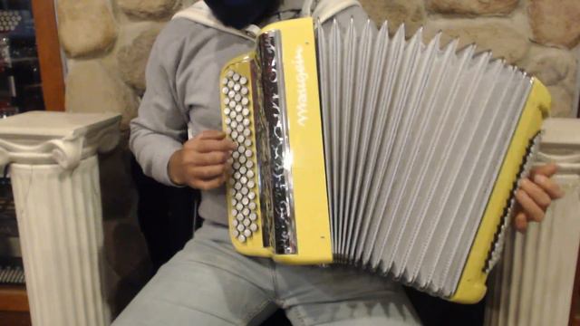 3999 - Lemon Yellow Maugein Chromatic Button Accordion C System MM 64 80 $3999 смотреть онлайн