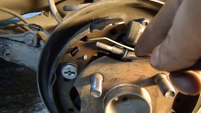 Регулировка ручного тормоза на Toyota Funcargo смотреть онлайн