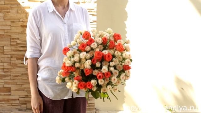 Букет "Милая Моя" 41 роза Кремовые и Оранжевые розы смотреть онлайн