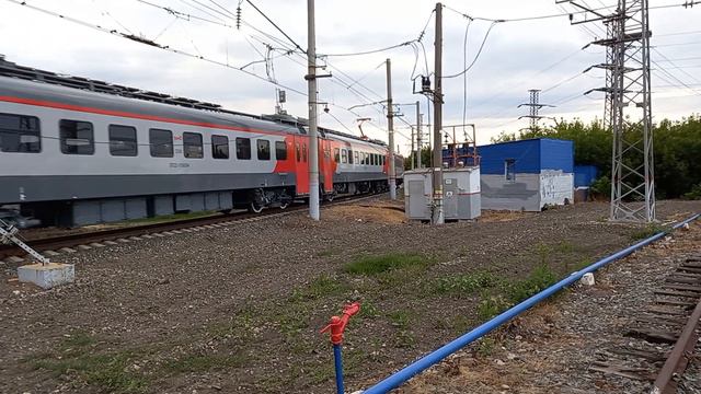 Электропоезд ЭП2Д-0190 следует резервом смотреть онлайн