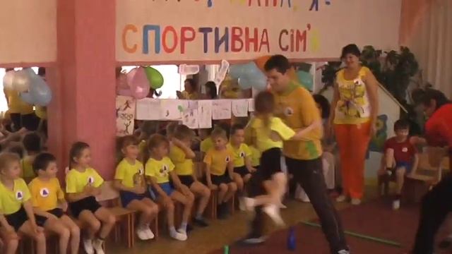 «Праздник спорта» г. Изюм садик №16 смотреть онлайн
