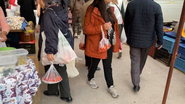 Цены на рынке в Турции. Субботний базар в Алании, Махмутлар. Турция 2023. смотреть онлайн