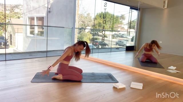Taller & Stronger Pilates Flow // 27 min Low Impact смотреть онлайн