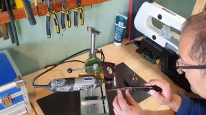 Восстанавливаем поперечный сатин и удаляем царапины на клинке скотч-брайтом