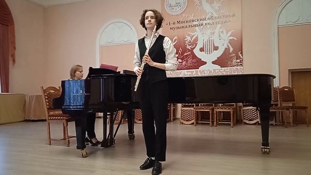 К. Райнеке. Концерт для флейты с оркестром (D dur) 2 и 3 часть смотреть онлайн