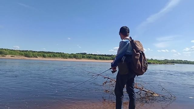 Пошло ДЕЛО! Кайфуем близ ИЗБУШКИ. Окунь лесной реки радует поклёвками. Fishing On The River