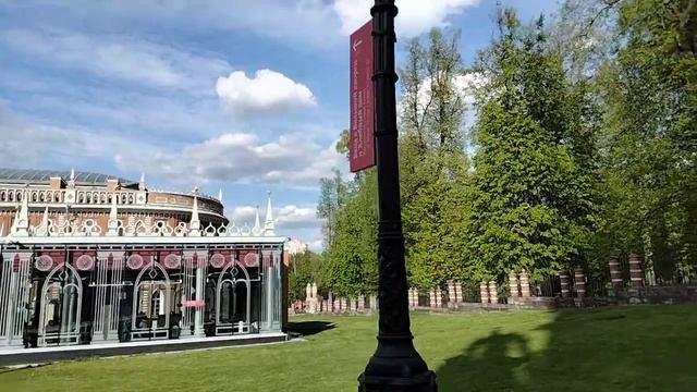 #царицыно #прогулкапоцарицыно ОЧЕРЕДЬ за красотой в Хлебный дом. ч. 4 21 мая 2022 г. смотреть онлайн