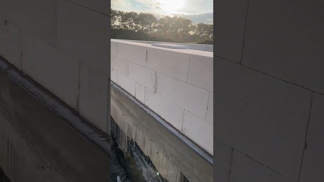 Кладка газоблока  на клей-пену .