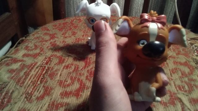 Белка и Стрелка. Фигурки Дины и Рекса.