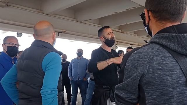 Sale la tensione tra gli operai ex Fiat: primo maggio davanti la fabbrica смотреть онлайн