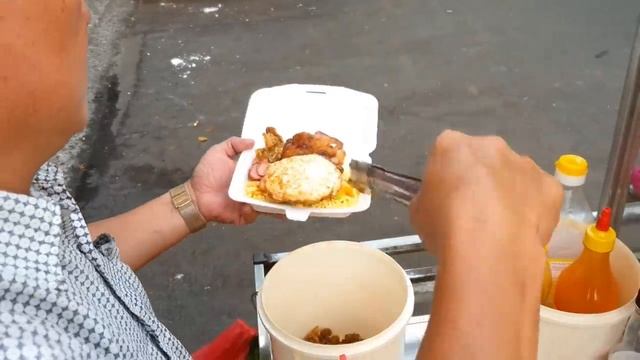 SAIGON Street Food: The ULTIMATE GUIDE To Vietnamese Fast Food!!