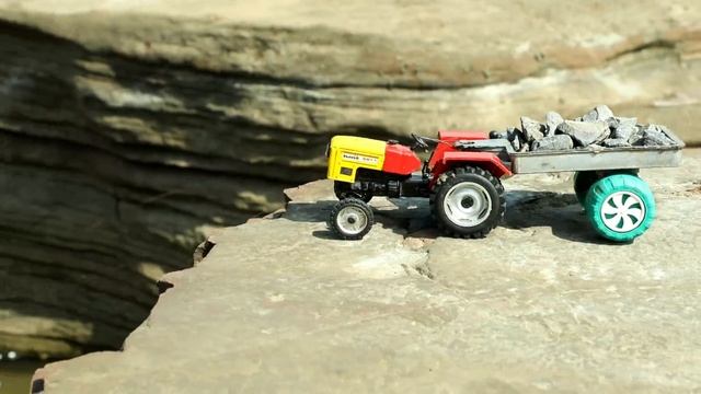 Грузовичок свалился с моста в каньон смотреть онлайн