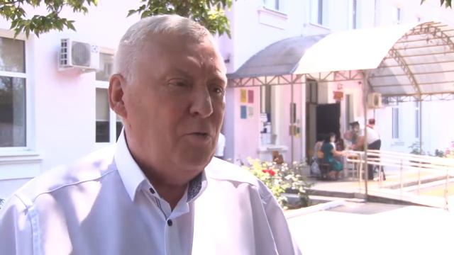 Сегодня в голосовании по поправкам в Конституцию России принял участие глава курорта Юрий Поляков смотреть онлайн