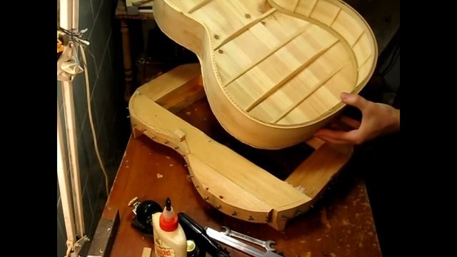 Гитара из двери: работа с корпусом (видео №4) смотреть онлайн