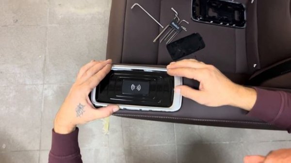 Беспроводные зарядки для капитанских кресел Mercedes-benz V-Class W447