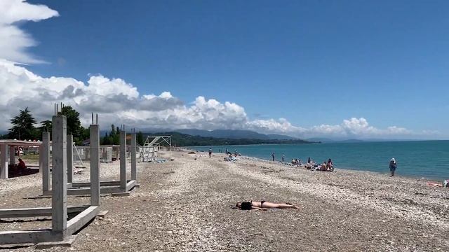 Гудаута / Пляж в Кейт Парке смотреть онлайн