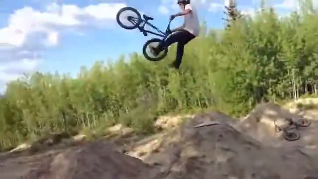 Sitting Down BMX Ramp Fail смотреть онлайн
