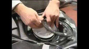 Mercedes-Benz C-Class Fuel Level Sensor Replacement Guide | W204