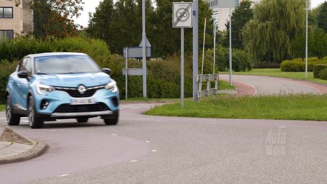 Renault Captur E-Tech - AutoWeek review - English subtitles смотреть онлайн