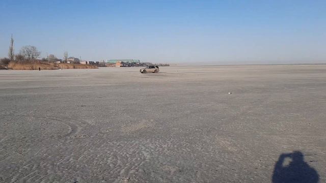 Таганрог.Восточный ветер согнал воду от берега.05.12.22. смотреть онлайн