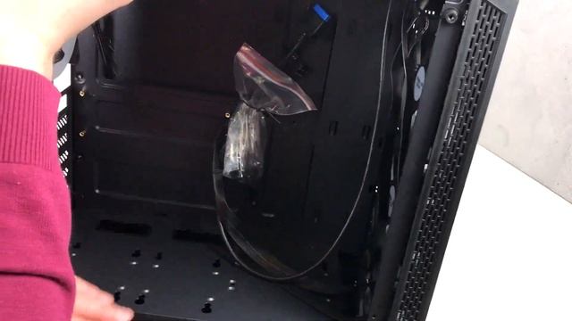 Самый дешевый корпус с закаленным стеклом | Powercase Mistral X4 Mesh LED 4x120mm смотреть онлайн