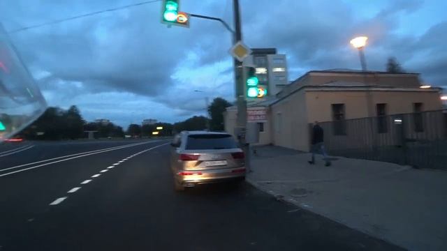 Дед уронил мотоцикл | Мото ситуации на дороге| смотреть онлайн