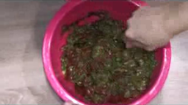 Пикантная приправа с петрушкой супер быстрая на зиму.