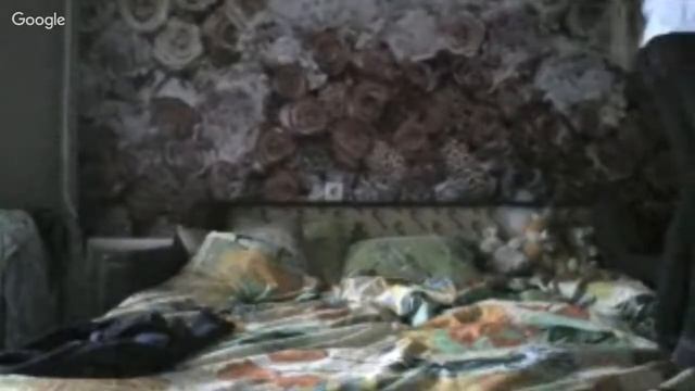 прыгаю на кровать очень мягко