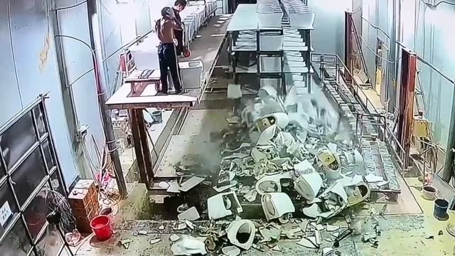 Insane Car Crash 2023 ! Best Idiots Dangerous Truck Driving Skills Fails & Bad Day at Work 2023 ! смотреть онлайн
