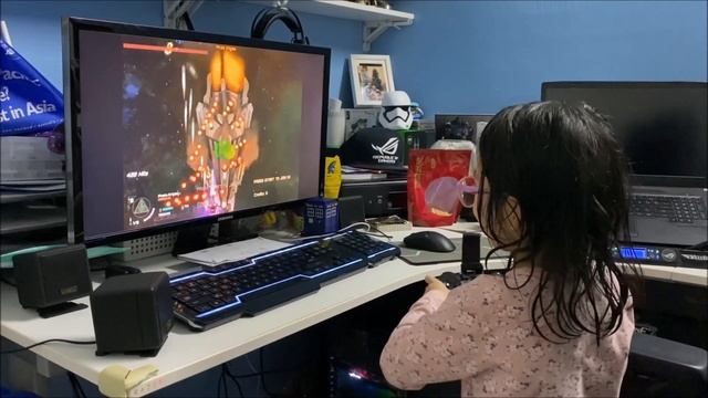 Starlight: Eye of The Storm - Little Valerie playing Starlight! смотреть онлайн