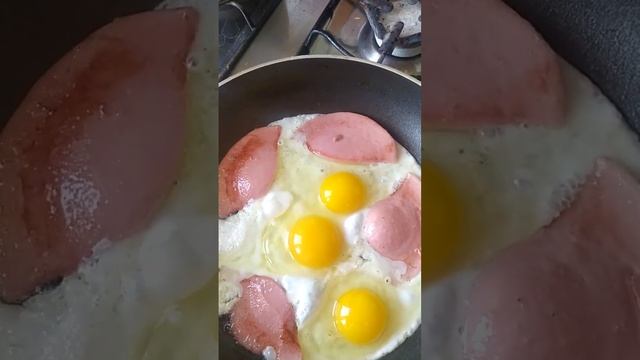 ПП-яичница с ПП-колбасой смотреть онлайн