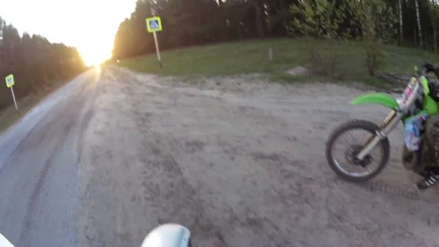 Эндуро путь. 47 Км. Прибытие поезда. (KX500 Lifan200 Serow225) смотреть онлайн