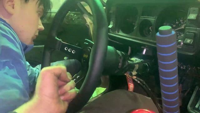 УСТАНОВКА ГИДРОРУЧНИК И КОРОТКОХОДНОЙ КУЛИСЫ НА ВАЗ 2105 // САМАЯ КРУТАЯ ПОСТАНОВКА НА СТОК ЖИГУЛЯХ смотреть онлайн