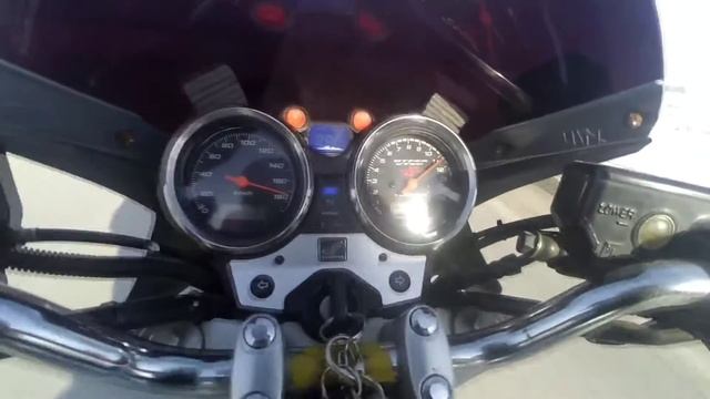 Honda CB400 185км/ч. Открытие мотосезона 2017 смотреть онлайн