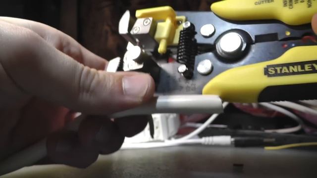 Про стриппер (Клещи для снятия изоляции). Обзор и примеры работы смотреть онлайн