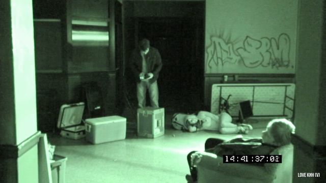 Эти милые призраки не выпустят никого, кто зашел к ним в гости смотреть онлайн