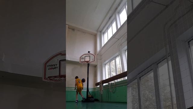 тренировка прыжка и первые данки смотреть онлайн