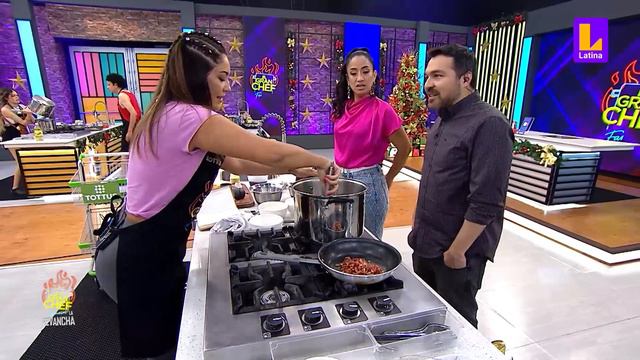 El Gran Chef Famosos PROGRAMA 22 de diciembre| Plato uno: Arroz árabe |LATINA EN VIVO смотреть онлайн