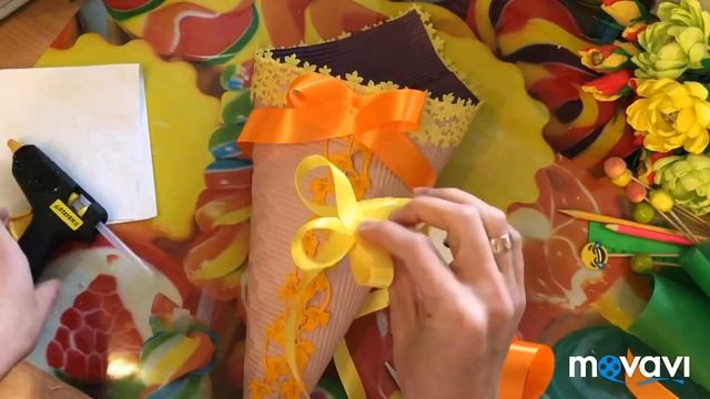 Как собрать букет , цветы из гофрированной бумаги с конфетами, букет в кулёчке смотреть онлайн