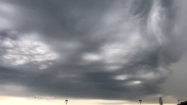Казань в день города накрыли редкие облака Асператус. смотреть онлайн