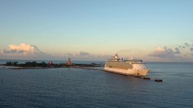 What it's like on a cruise ship during a hurricane смотреть онлайн