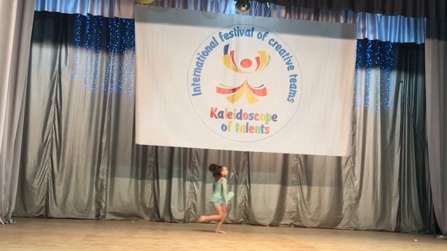 Современная хореография (соло), студия танца "Crystal Dance". смотреть онлайн