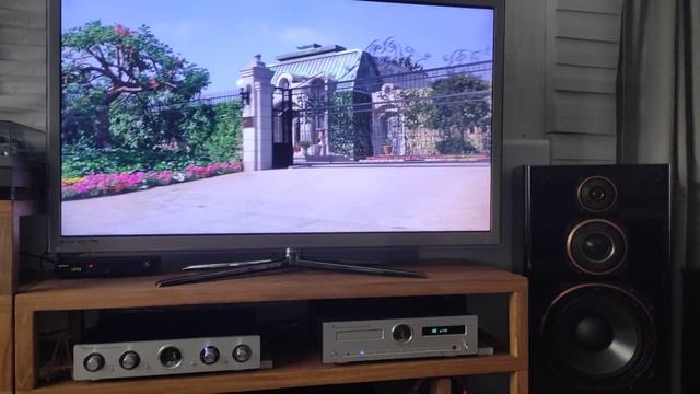 Arcam RPlay, Kenwood LS-G5000, Technics SE- A100. Am 1984 - Miami Supercop