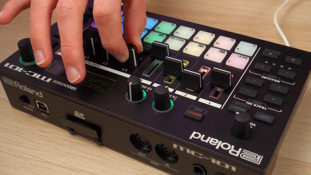 Synthpop Jam on the Roland MC-101 смотреть онлайн