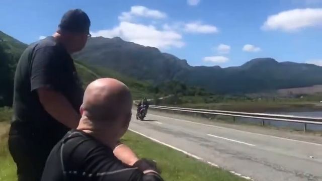 RVF400 exhaust sound (Scottish Highlands) смотреть онлайн