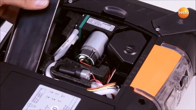 Testo 350. 13. Замена аккумулятора смотреть онлайн