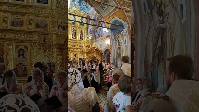 Хор в Троицком соборе смотреть онлайн