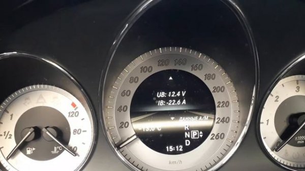 Mercedes GLK 220 Сервисное меню, наблюдение за текущим напряжением и током в бортовой сети