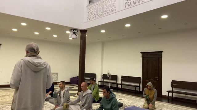 Джапа медитация с ЕМ Чайтанья Чандра Чараном Прабху | 17.11.21 смотреть онлайн