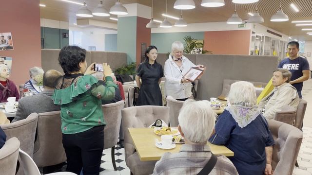 Поздравление с Днем города Москвы из г. Ханчжоу (КНР) смотреть онлайн